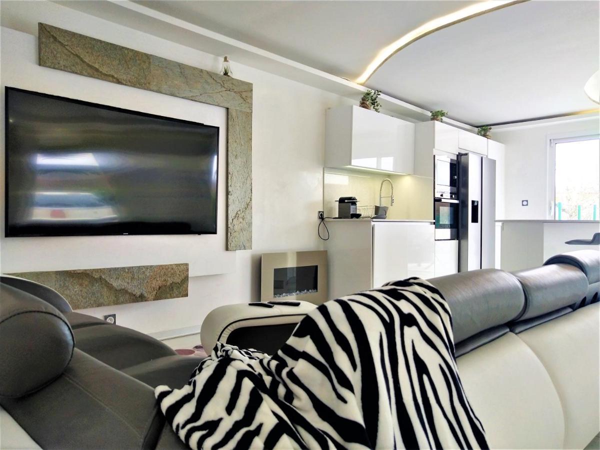 Maison Sapiac - 4Pers - 2 Chambres - 3 Lits - Clim Reversible - Terrasse Ombragee Et Grand Jardin - Piscine Saison Estivale มงโตบ็อง ภายนอก รูปภาพ