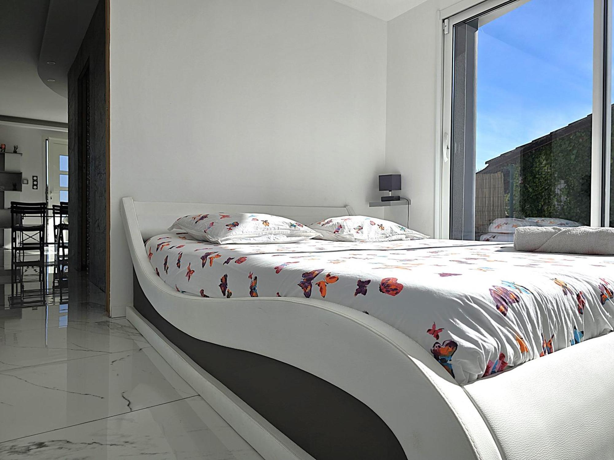 Maison Sapiac - 4Pers - 2 Chambres - 3 Lits - Clim Reversible - Terrasse Ombragee Et Grand Jardin - Piscine Saison Estivale มงโตบ็อง ภายนอก รูปภาพ