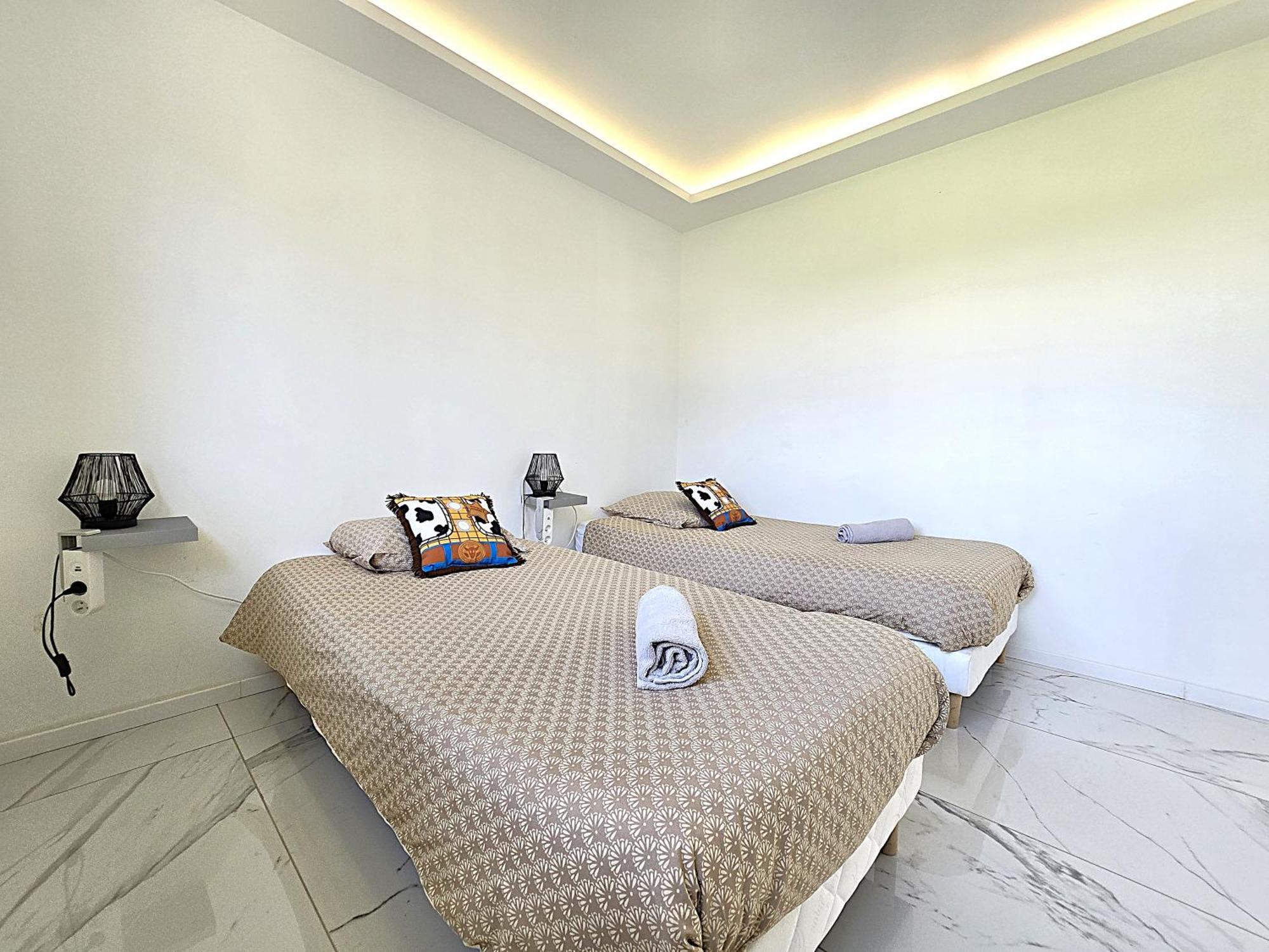 Maison Sapiac - 4Pers - 2 Chambres - 3 Lits - Clim Reversible - Terrasse Ombragee Et Grand Jardin - Piscine Saison Estivale มงโตบ็อง ภายนอก รูปภาพ